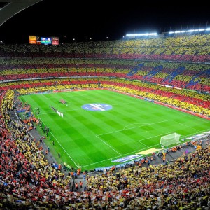 九游下载安装-空中飞盘大赛，投掷技巧与协调性比拼，飞盘在空中如何实现转弯