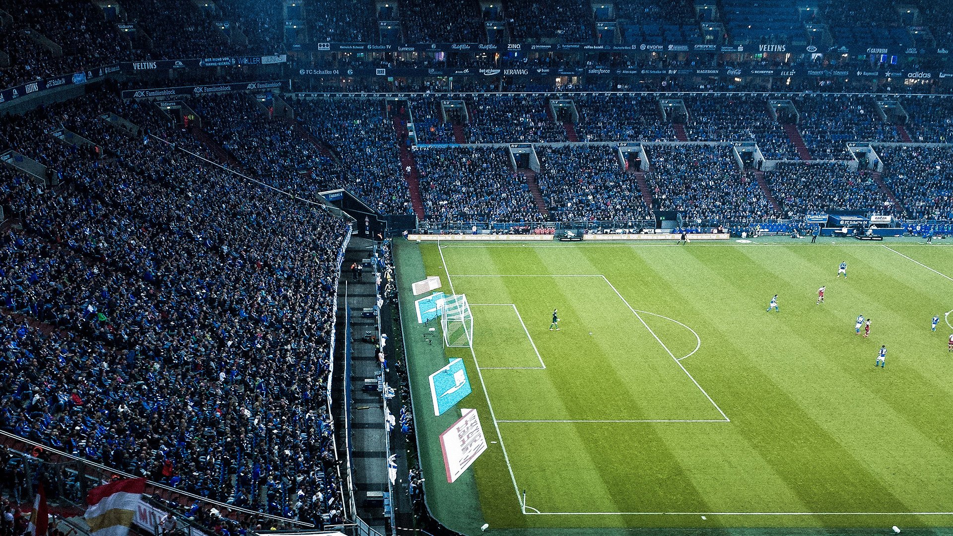 “千钧一发！终场前逆转大戏，观众掌声雷动”，千钧一发 台词